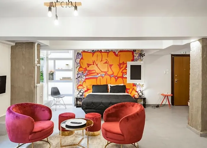 Brand New Modern Street-Style Studio /City Center