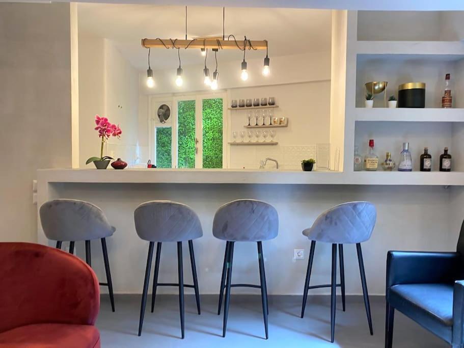 Brand New Modern Street-style /city Center Daire Atina